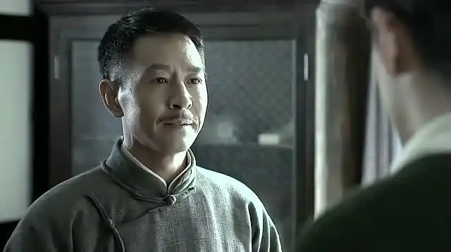 伪装者:明台与失散多年的父亲相认,父子热泪盈眶,太感人了