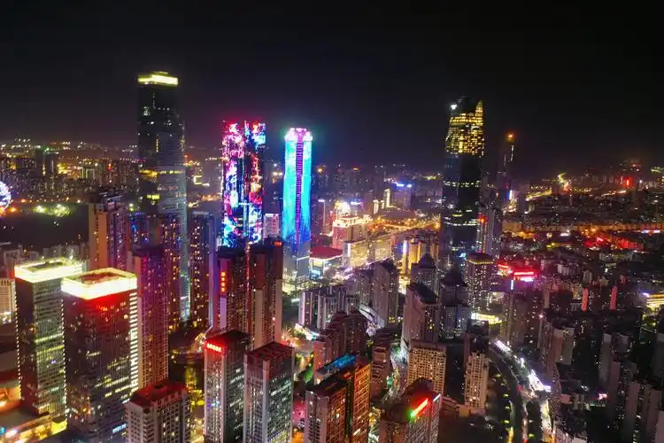 广西南宁市东盟商务区区夜景太美了