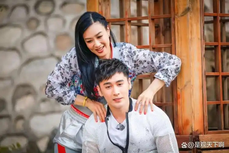 钟丽缇/张伦硕(相差12岁)