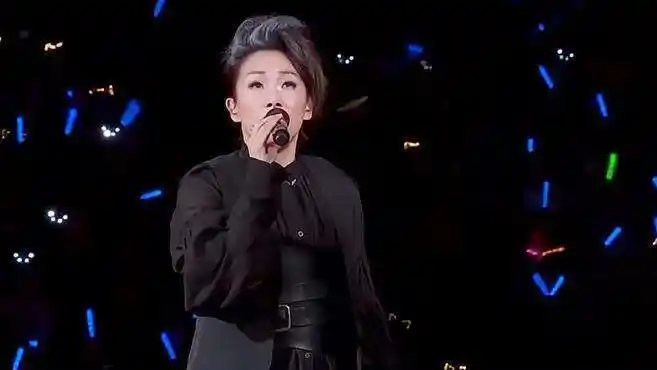 林忆莲唱《铿锵玫瑰》,live跟cd没区别!-娱乐视频-搜狐视频