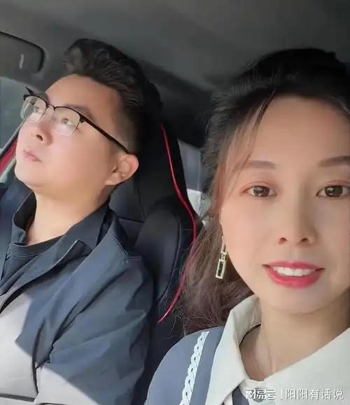 许敏姚爸在端午节包粽子田静也晒出郭威包粽子的画面