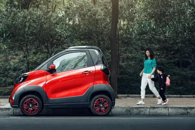 宝骏e100/e200新增车型上市 售价4.98万起