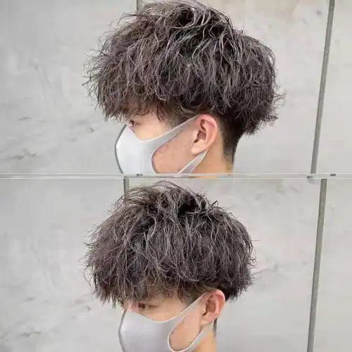 韩国,是一种针对女人发根的烫发方式,现在被应用到男生的短发发型中
