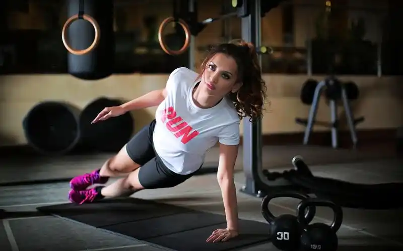 锻炼女孩,健身,运动服,姿势 壁纸 - 1920x1200