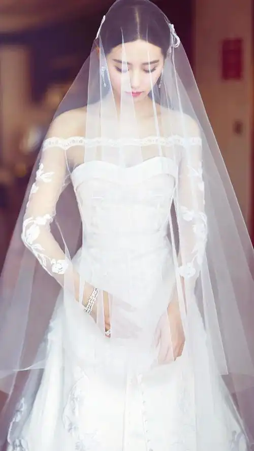 女明星的婚纱大盘点,贵的超乎你的想象!