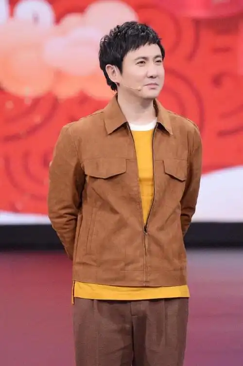 军艺校草沈腾颜值回升?身材变好了,有腰了,脸也变尖了