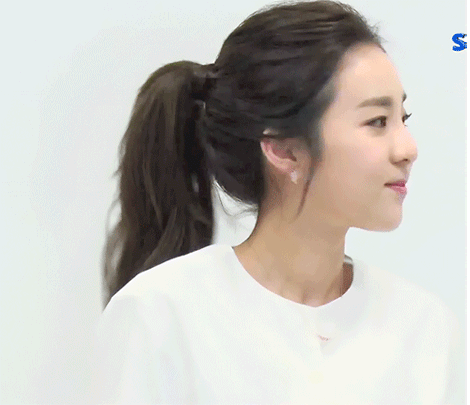 sandara2ne1回头美女gif动图_动态图_表情包下载_soogif