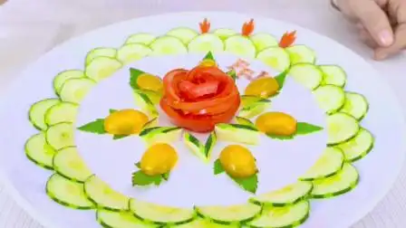 五星级厨师的摆盘基本功,入门级的蔬菜雕刻,很简单!
