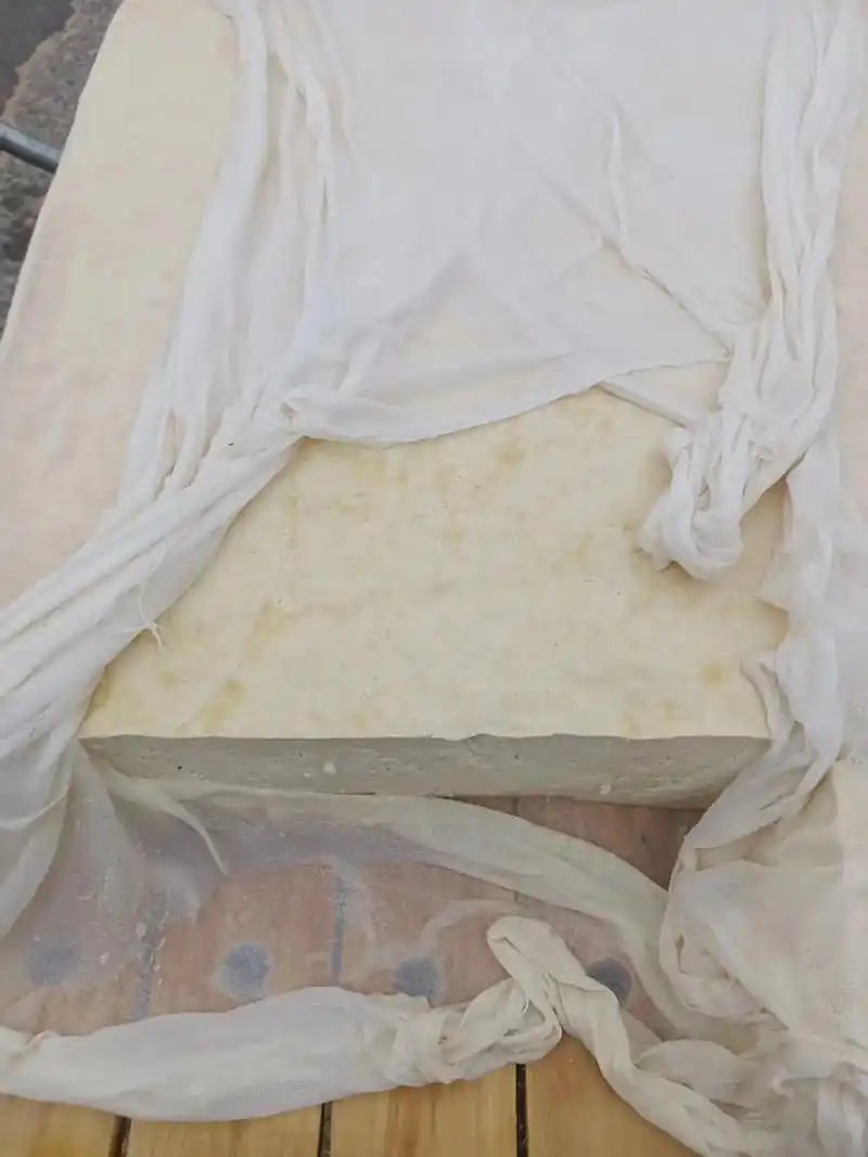 高陵村一品豆腐坊,真正的老式卤水(盐赞)豆腐,正儿八经的老辈 - 抖音