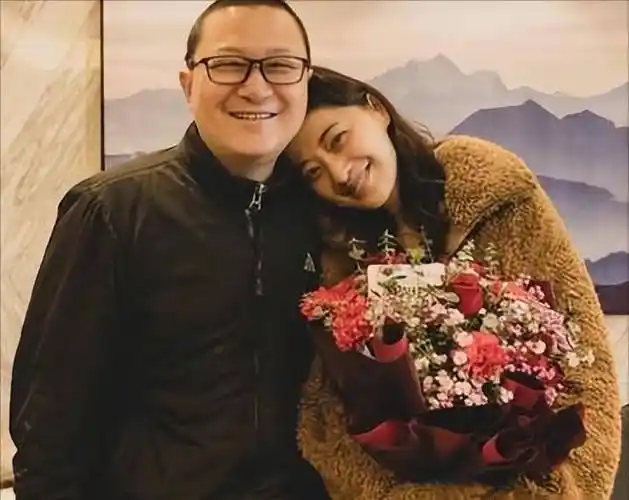 演员梅婷我这辈子最正确的决定,就是40岁高龄为二婚丈夫生二胎_曾剑生