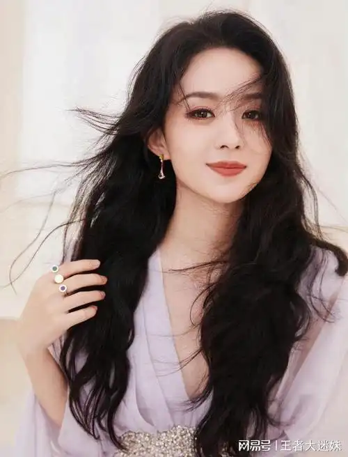 赵丽颖选对风格就是美随便一穿就很高级越看越有味道