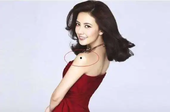 左肩膀有痣的女人命运 女生左肩膀有痣代表什么?-图片大观-奇异网