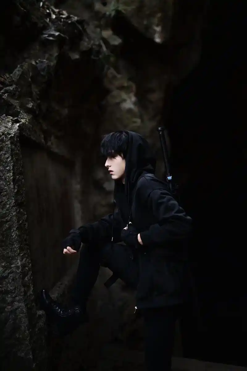 十年之后……#张起灵 #男生写真 #盗墓笔记 #氛围感 #个 - 抖音