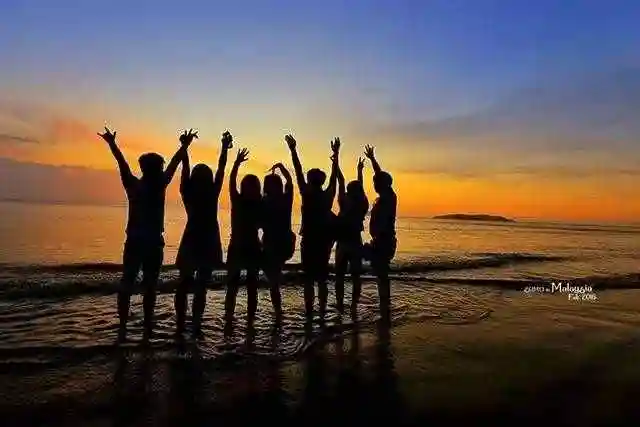 刷爆朋友圈的旅游拍照技巧,从此游客照,剪刀手成路人!