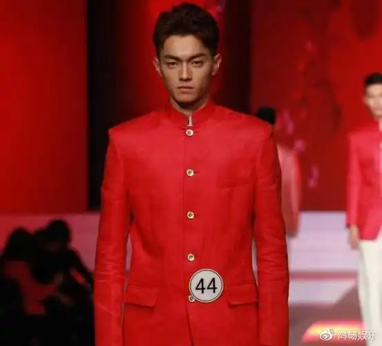 许凯大学时旧照曝光,帅气的模样和现在相比,几乎没什么变化