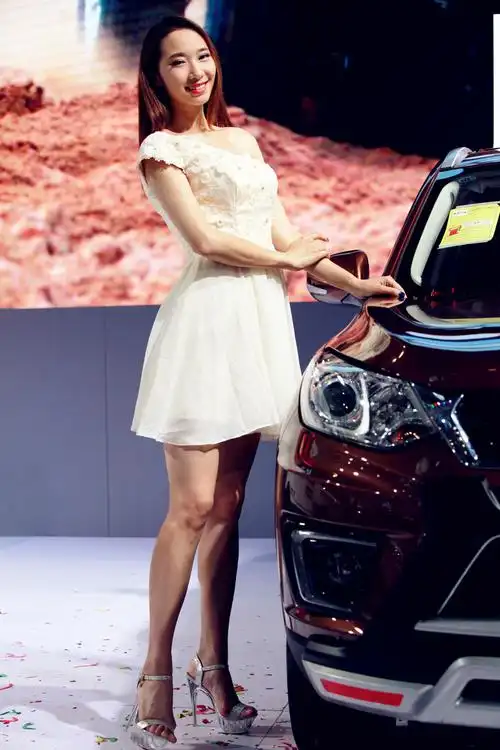 车模冠军韦欣婷白莲花开2016海南国际汽车博览会北汽绅宝展台