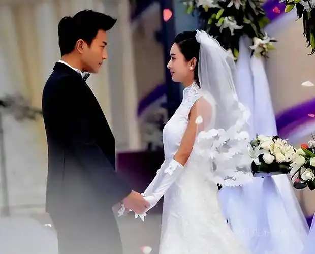 赵丽颖冯绍峰复婚?港媒爆两人将在巴厘岛办婚礼,冯母送豪宅和好