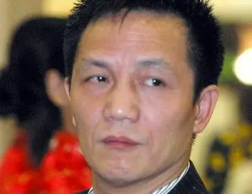 周正毅出狱官司未了 一身债务又被通缉