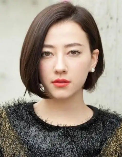 5款发型轻松提升时尚气质(40岁显气质年轻漂亮的短发型)