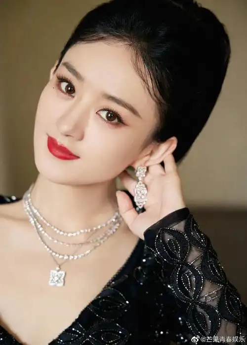 赵丽颖复古名伶泪痣妆