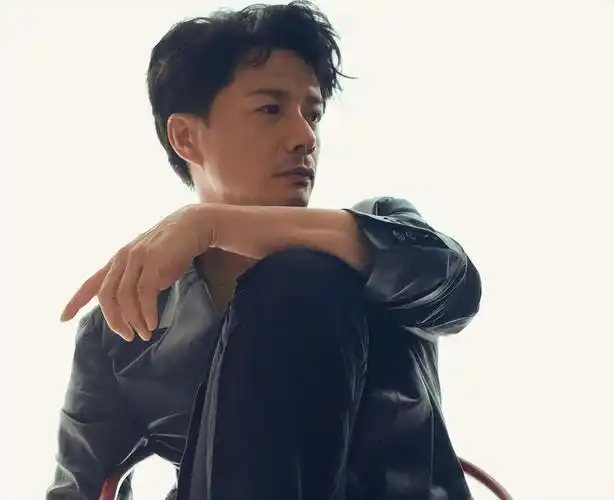 看段奕宏出身中央戏剧学院,当年他在班里可是典型的反面教材,个子不高