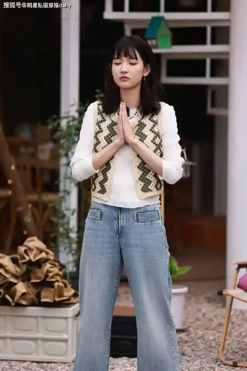 看了王玉雯4套穿搭,才发现,"短t恤 半裙"显高显瘦身材比例好