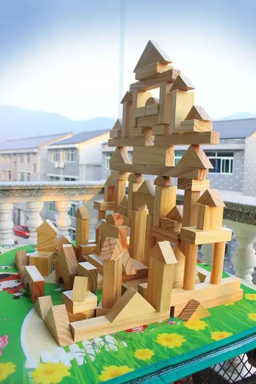 森尼熊幼儿园大型积木建构区原木色实心木质大块安吉积木拼装搭建玩具