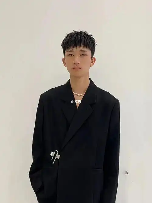 男生摩根烫 蓬松纹理