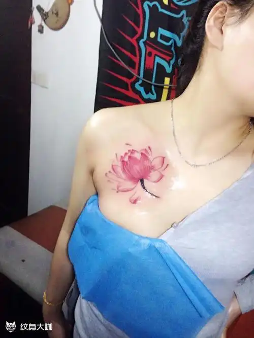 女生胸口性感莲花_纹身图案手稿图片_华师傅的纹身作品集