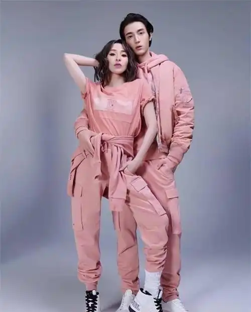 44岁萧亚轩:18年换17位男友,对象均不超过25岁,至今未婚未育