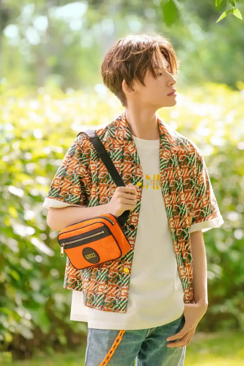 小鬼新闻200702少年感与精致华贵的碰撞小鬼时尚写真画报公开