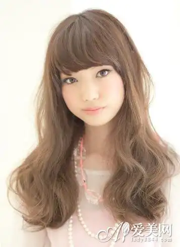 齐刘海长发发型图片 甜美养眼显气质