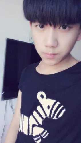 有没有帅帅帅的男初中生啊?