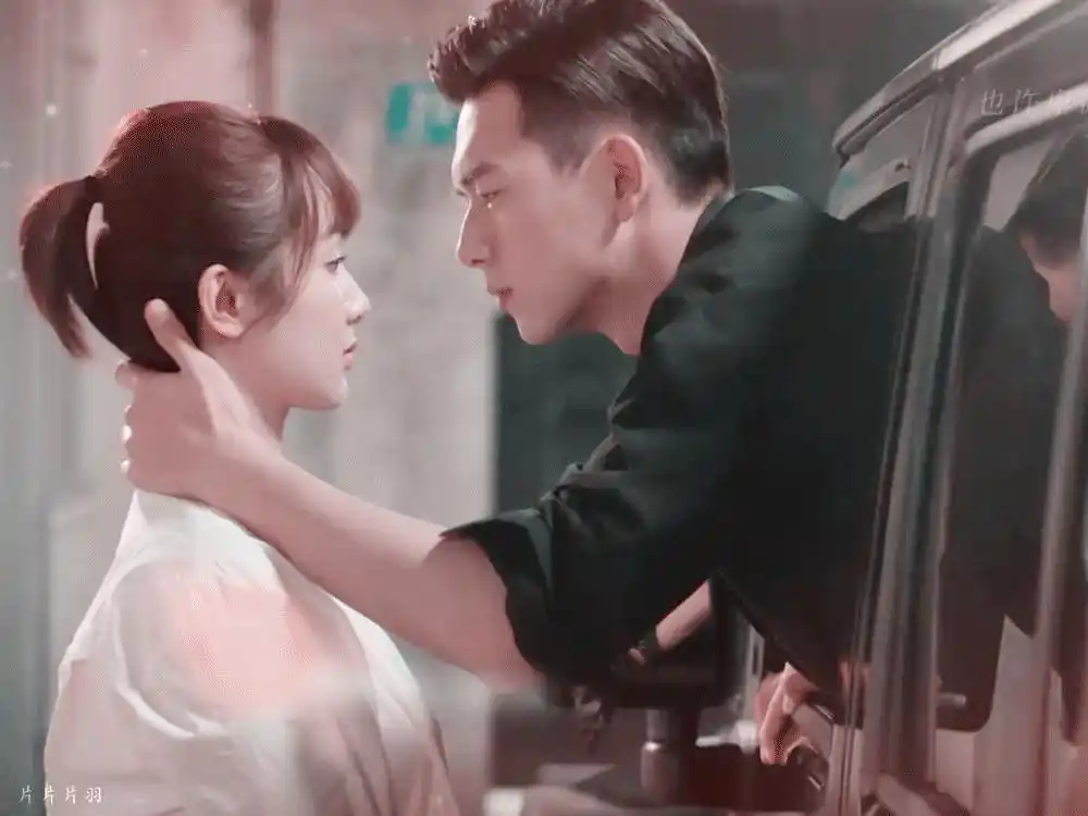 《亲爱的热爱的》佟年韩商言吻戏合集,太会撩了,这个吻戏百看不腻,上