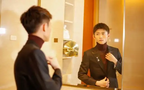 张一山帅气写真高清图片桌面壁纸