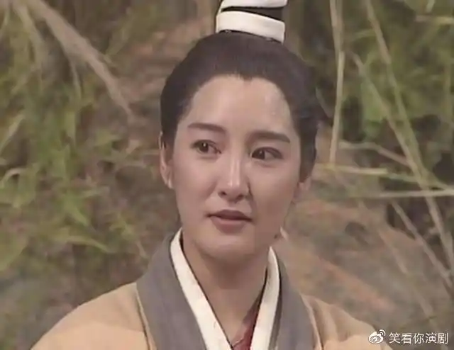 简佩筠最经典的角色当然是《神雕侠侣》中的陆无双,她聪明乖巧,很有