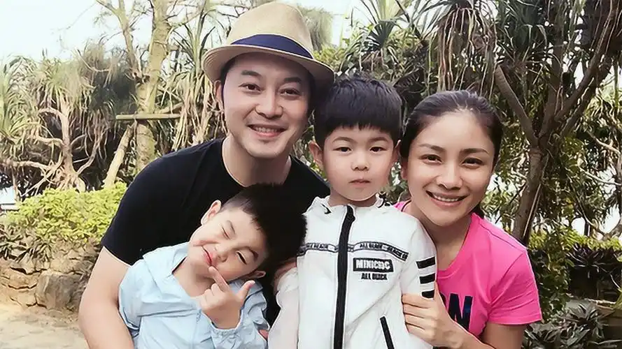 沙溢一家四口上春晚?