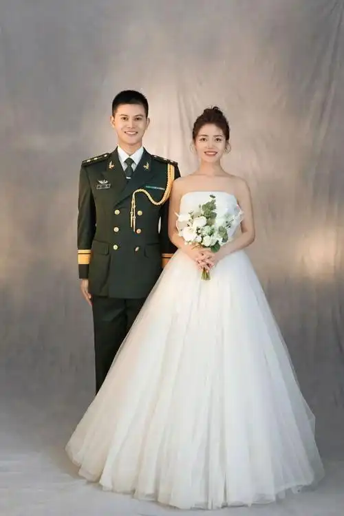 各军种的婚纱照,网友看呆了!|曹娜|李巍|张敏|张磊|巴图_网易订阅