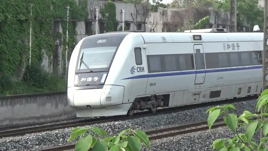 中国铁路crh1a担当的达成动车组