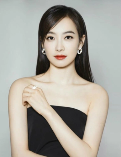 韩国女团f(x)中宋茜有着怎样的演艺经历?