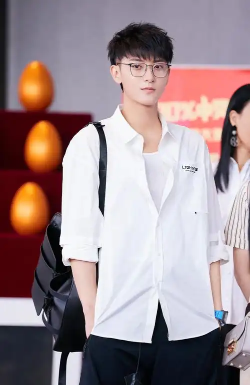 黄子韬萌探探探案8.