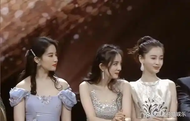 刘亦菲膀大腰圆早已不是神仙姐姐?看看她和杨幂的合照你就有答案