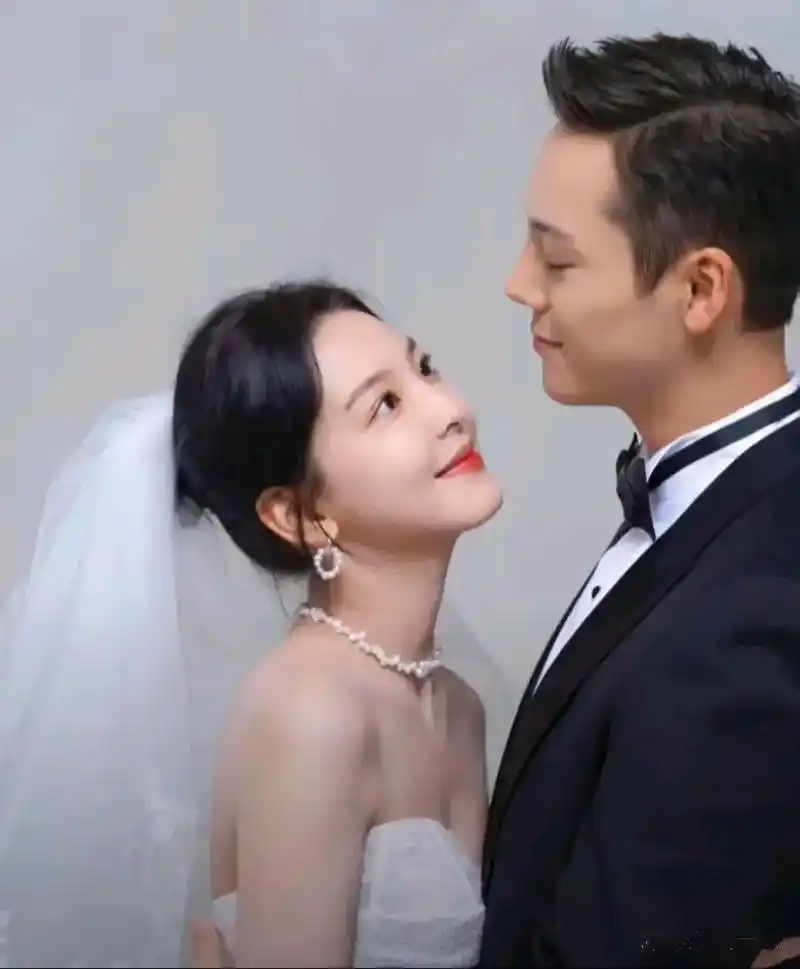 哇哦!陈伟霆和章若楠结婚了#娱乐圈 #娱乐圈的那些事儿 #抖 - 抖音