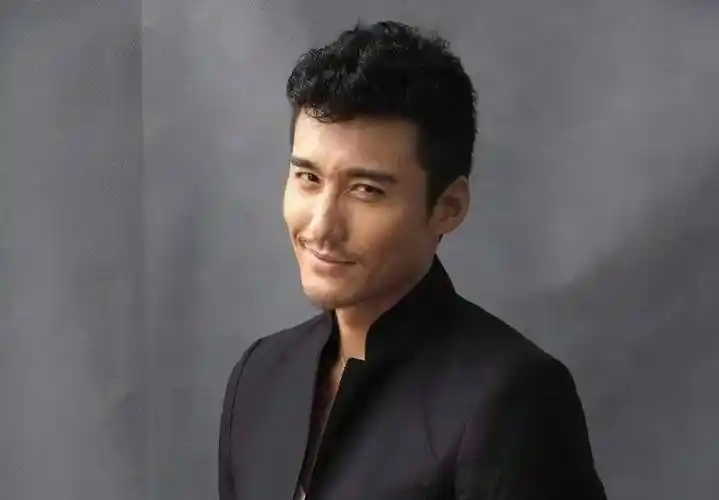 动脸成瘾的三位中年男明星,哪位是你的遗憾?_陈浩民_胡兵_陈晓东