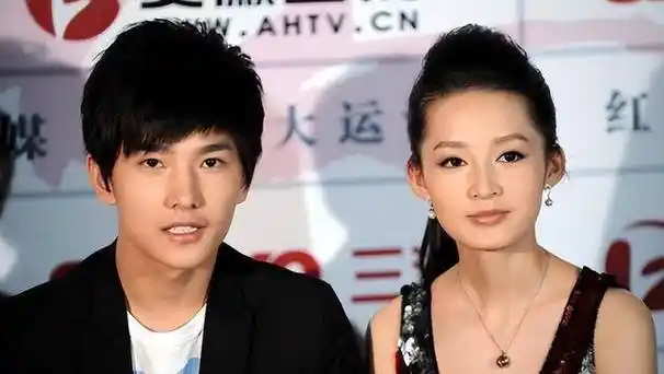 与李沁谈恋爱,和宋茜传同居,清冷出尘的杨洋却有5任绯闻女友_乔欣