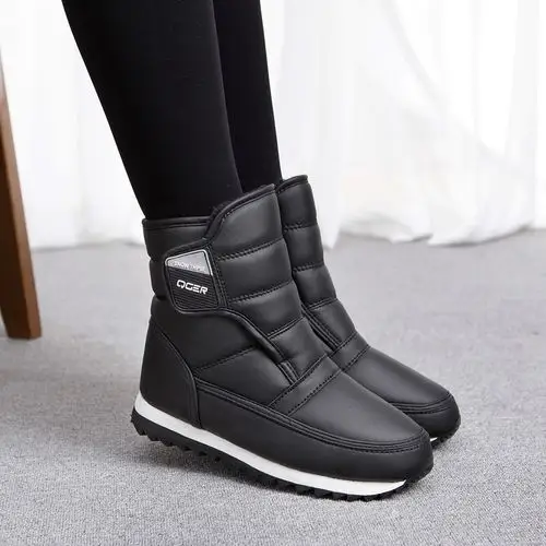 老婆新买2双踏雪靴防水防滑不贵却真的很保暖