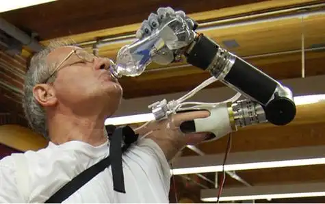 新款智能义肢可用思想控制_生物探索