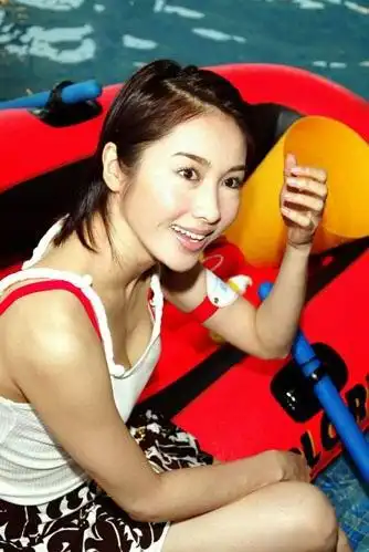 图文黑夜彩虹首播众演员戏水1黎姿