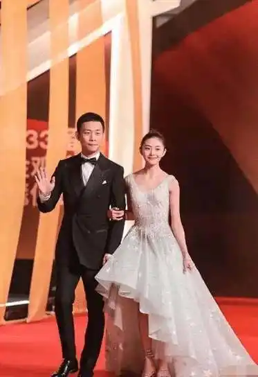 原创北京爱情故事主演重聚佟丽娅时尚张译逆袭成最帅李晨发福显油腻