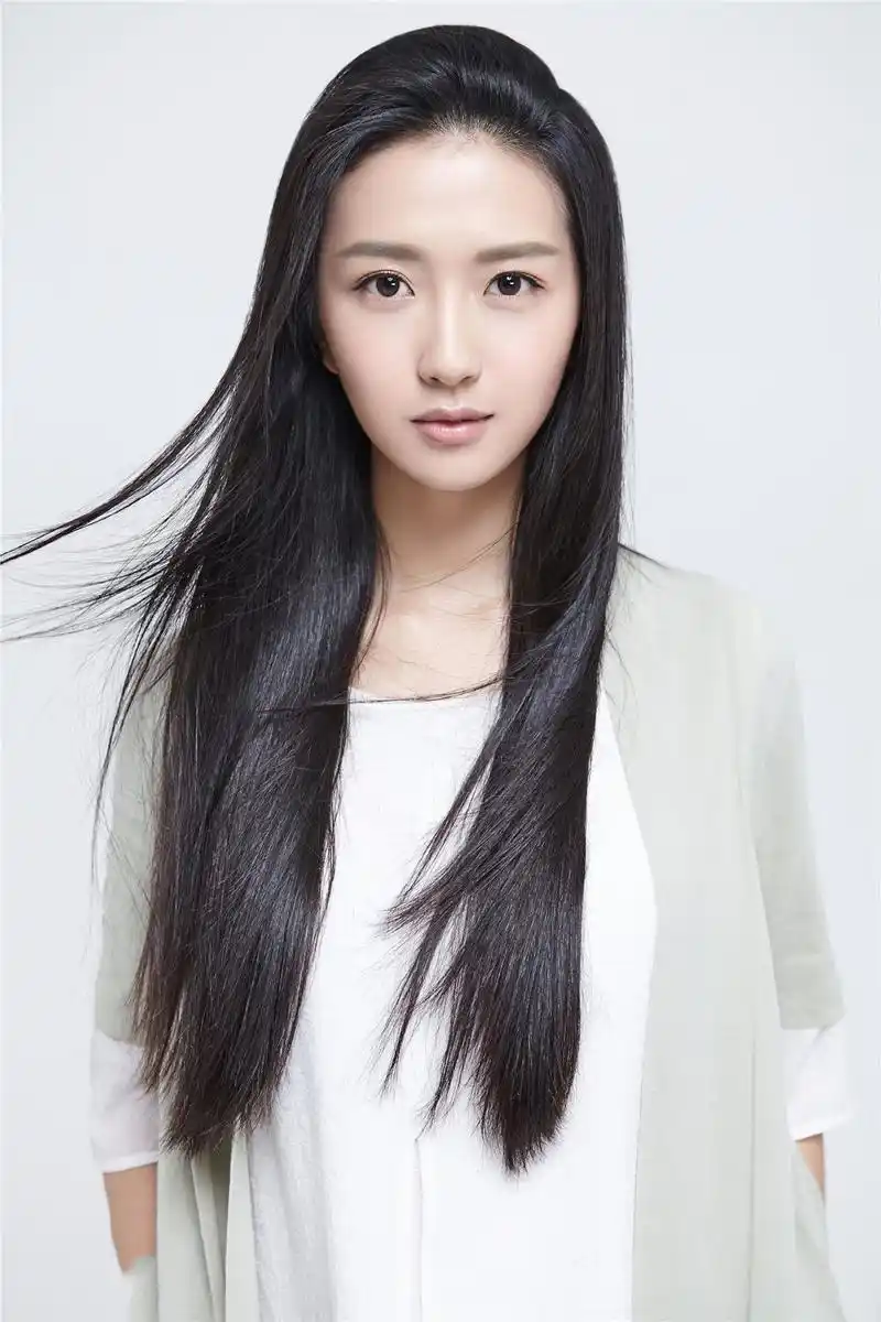 许龄月:花容月貌,美丽娇艳